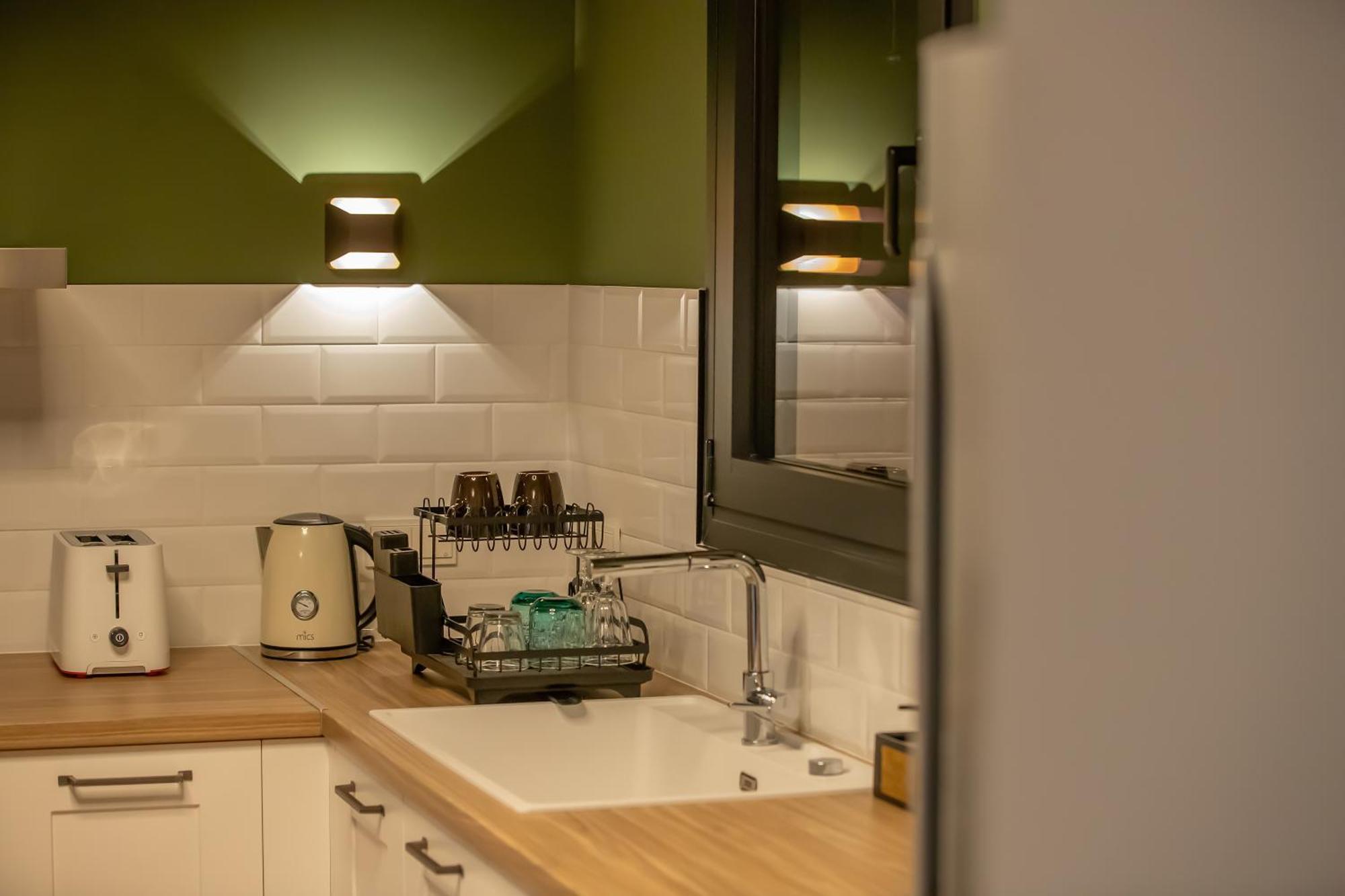 Element Suites - Yellow - Apt 2Bd - カランバカ エクステリア 写真